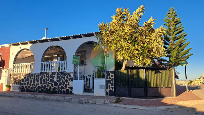 Image No.1-2 Bed Semi-Detached for sale