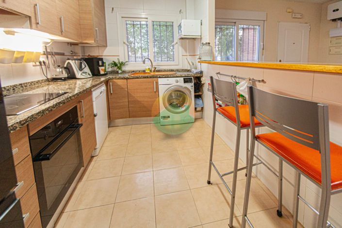 Image No.16-3 Bed Semi-Detached for sale