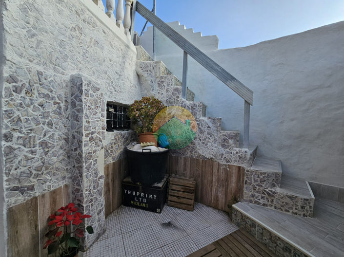 Image No.24-3 Bed Semi-Detached for sale