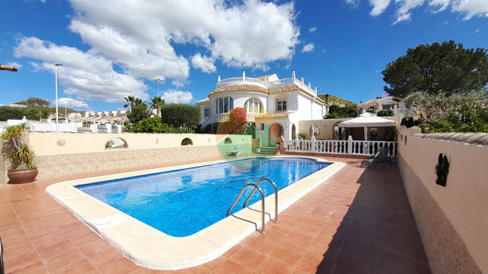 Image No.1-5 Bed Villa for sale