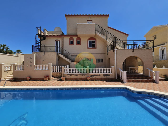 Image No.3-3 Bed Villa for sale