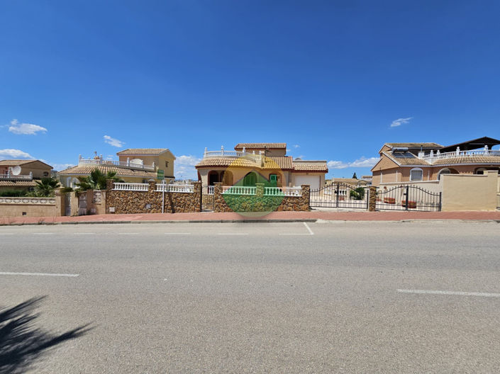 Image No.8-3 Bed Villa for sale