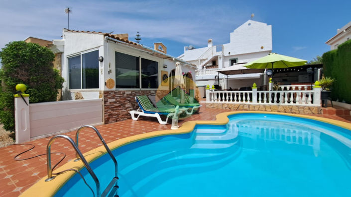 Image No.1-3 Bed Villa for sale