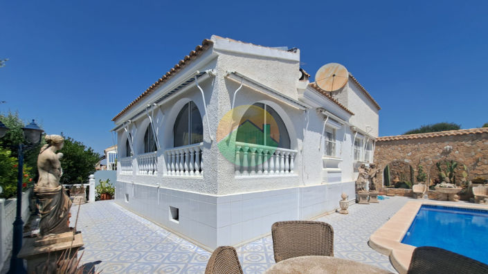 Image No.1-3 Bed Villa for sale