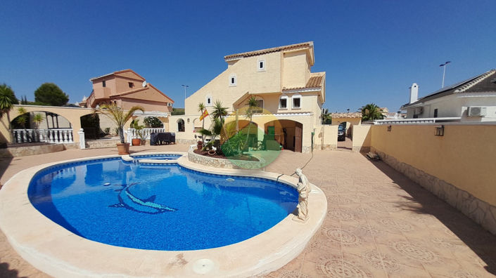 Image No.1-3 Bed Villa for sale