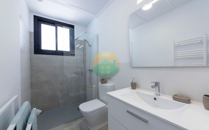 Image No.20-3 Bed Villa for sale