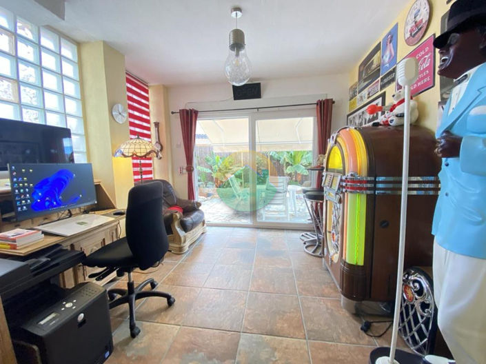 Image No.25-3 Bed Apartment for sale