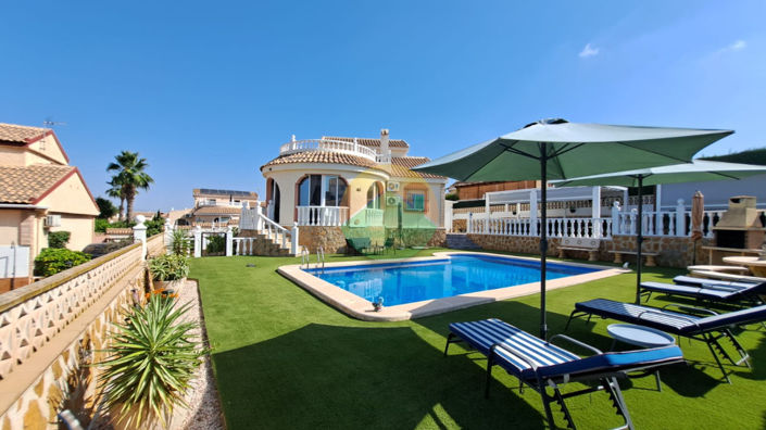 Image No.1-3 Bed Villa for sale