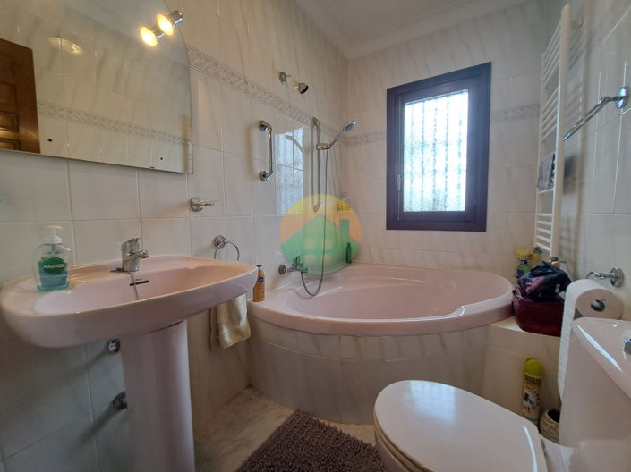 Image No.18-4 Bed Villa for sale