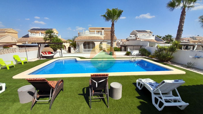 Image No.1-4 Bed Villa for sale