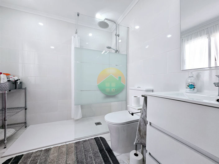 Image No.19-3 Bed House for sale