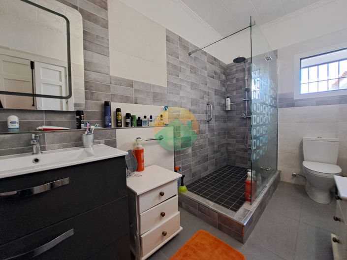 Image No.16-4 Bed House for sale