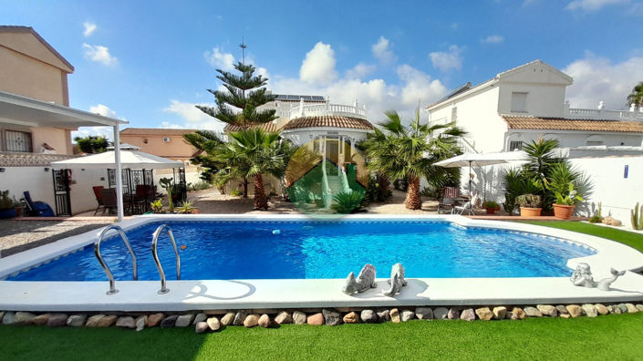 Image No.1-3 Bed Villa for sale