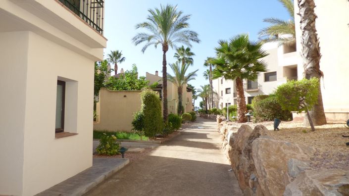 Image No.10-2 Bed House for sale