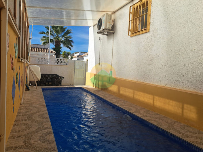 Image No.4-2 Bed Semi-Detached for sale