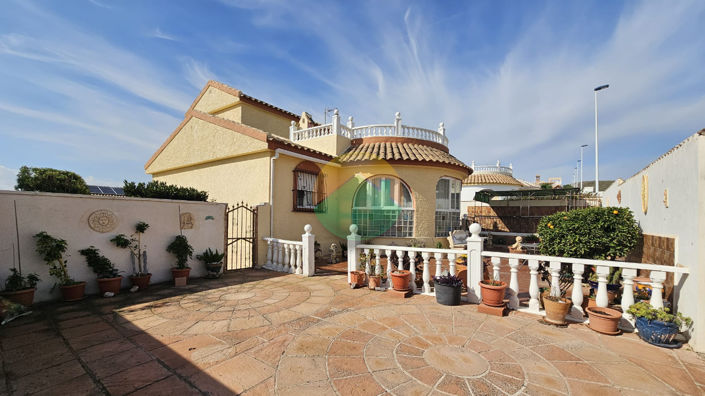 Image No.1-3 Bed Villa for sale