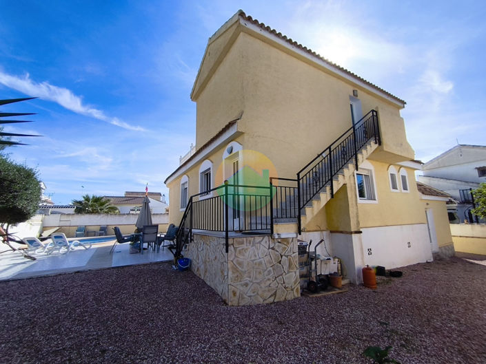 Image No.10-3 Bed Villa for sale