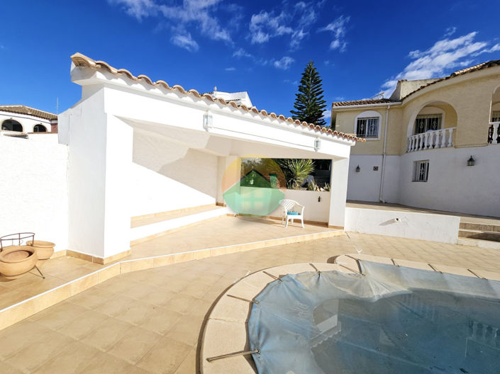 Image No.2-4 Bed Villa for sale