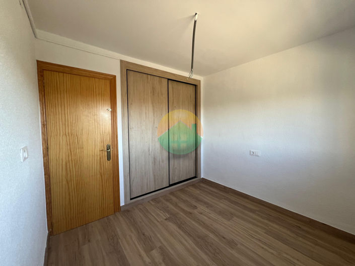 Image No.17-3 Bed Apartment for sale