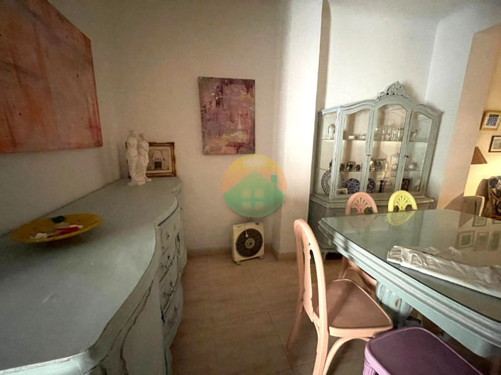 Image No.12-4 Bed House for sale