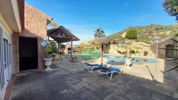 Image No.2-4 Bed Villa for sale