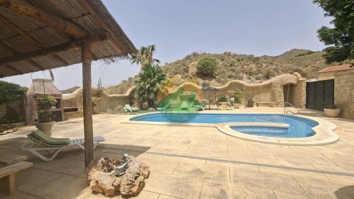 Image No.2-4 Bed Villa for sale