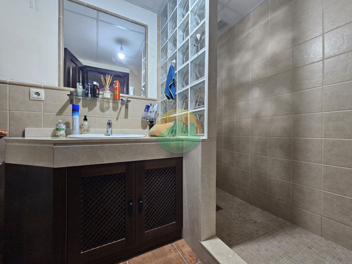 Image No.18-3 Bed Semi-Detached for sale