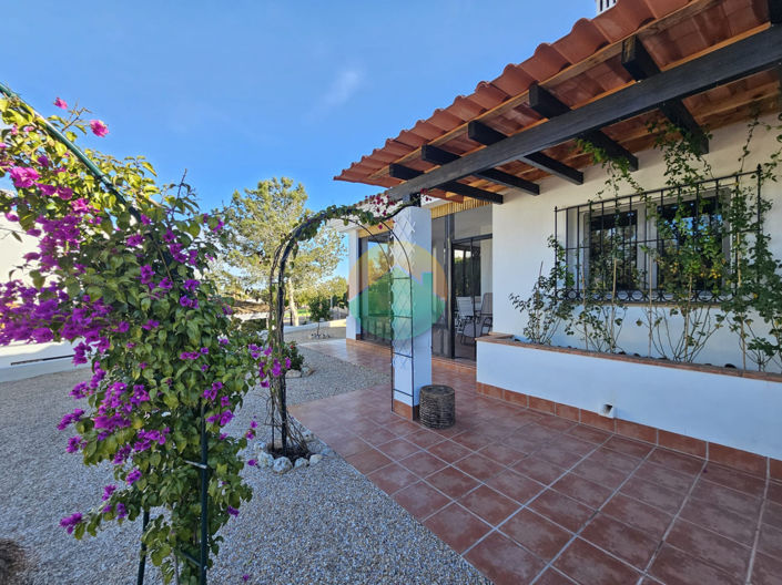 Image No.2-3 Bed Semi-Detached for sale