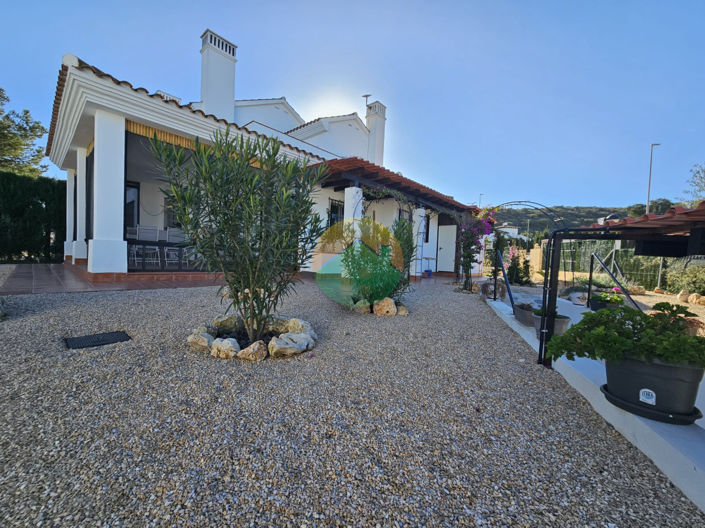 Image No.9-3 Bed Semi-Detached for sale