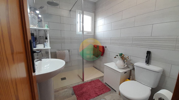 Image No.18-2 Bed House for sale