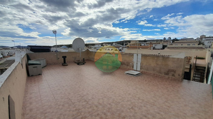 Image No.24-2 Bed Semi-Detached for sale