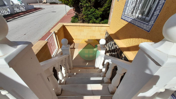 Image No.10-2 Bed House for sale