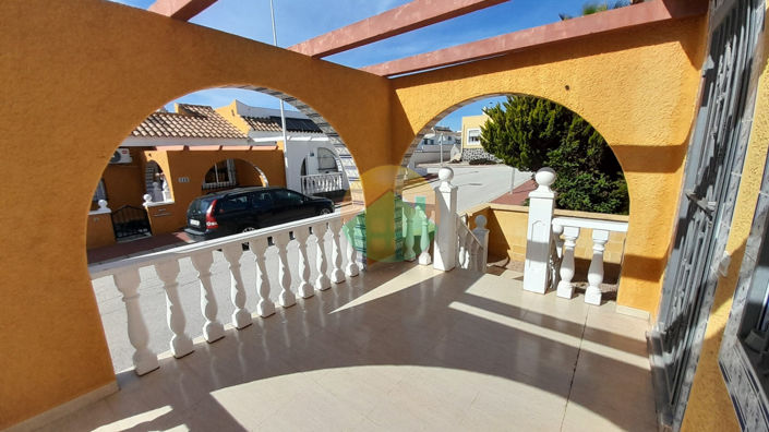 Image No.11-2 Bed House for sale