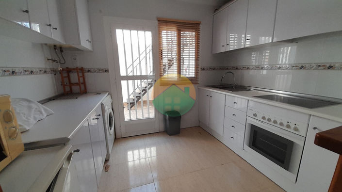 Image No.5-2 Bed House for sale