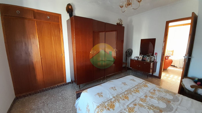 Image No.13-3 Bed House for sale