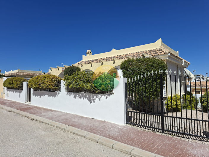 Image No.25-2 Bed Villa for sale