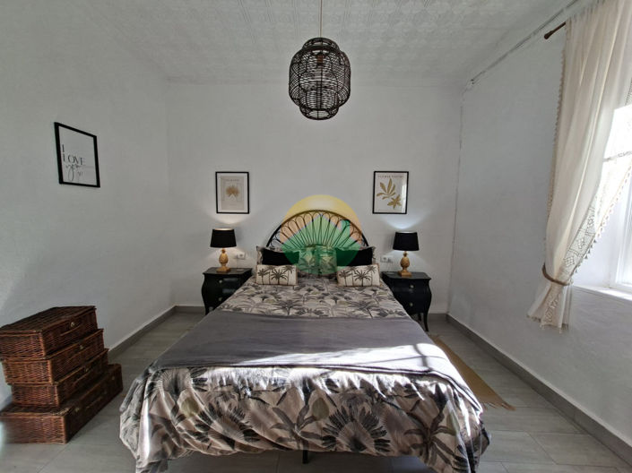 Image No.19-5 Bed House for sale