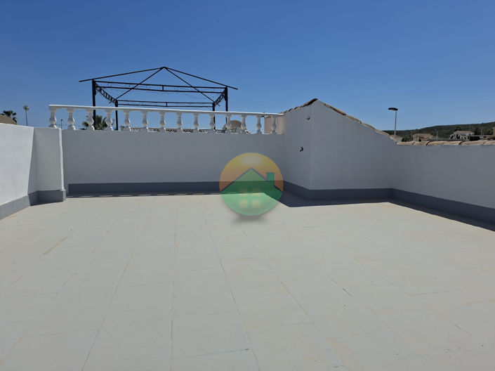 Image No.5-2 Bed House for sale