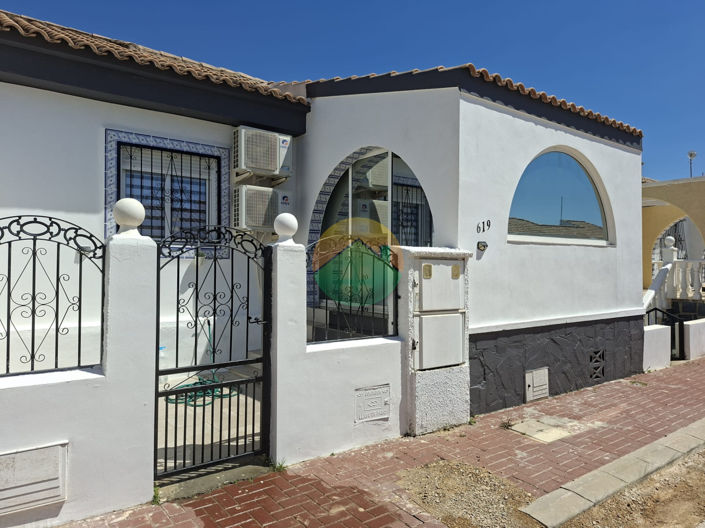 Image No.8-2 Bed House for sale