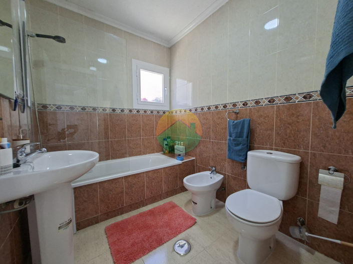 Image No.19-2 Bed House for sale