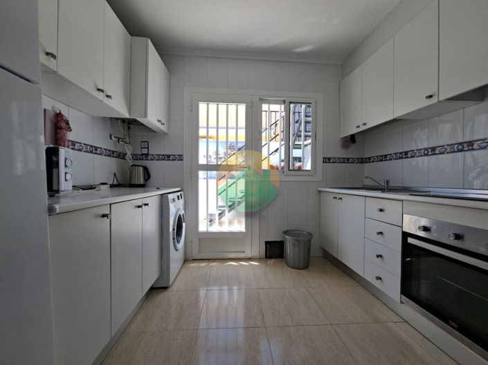 Image No.6-2 Bed House for sale