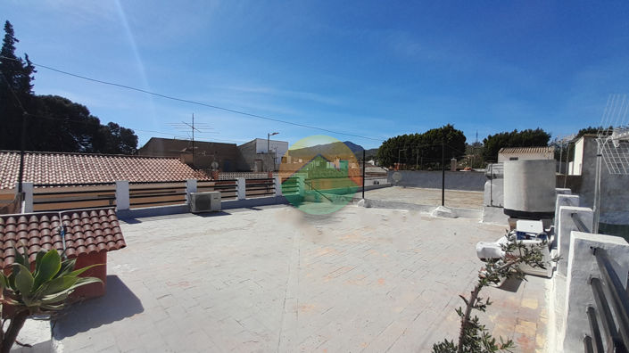 Image No.2-4 Bed House for sale