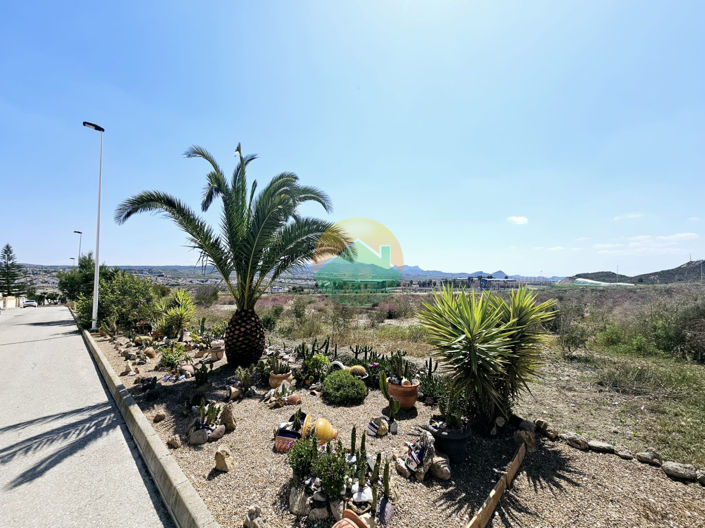 Image No.25-2 Bed Semi-Detached for sale