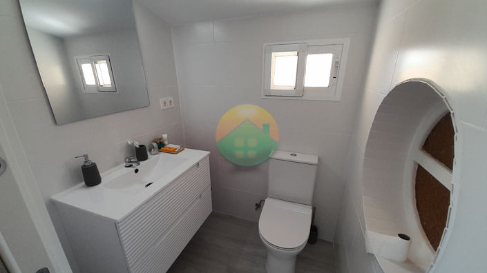 Image No.16-4 Bed House for sale