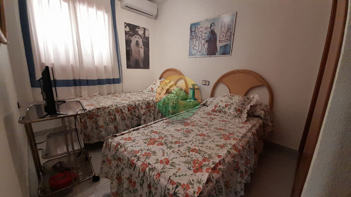Image No.20-4 Bed House for sale
