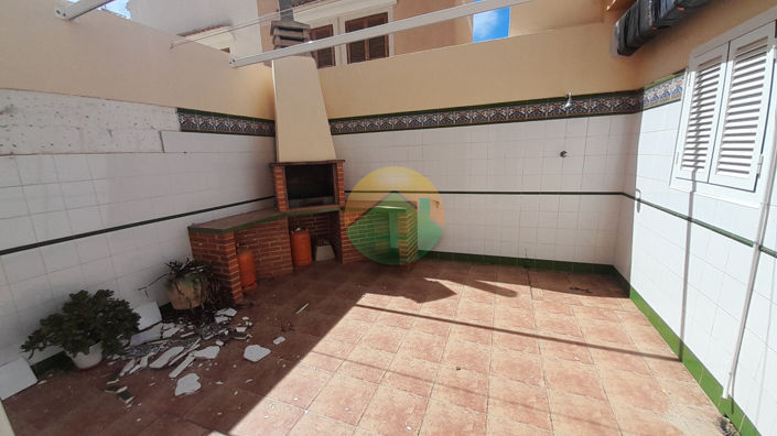 Image No.24-4 Bed House for sale