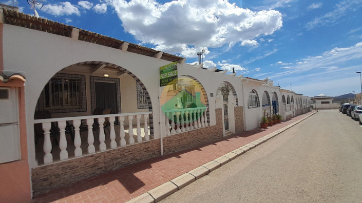 Image No.8-2 Bed House for sale