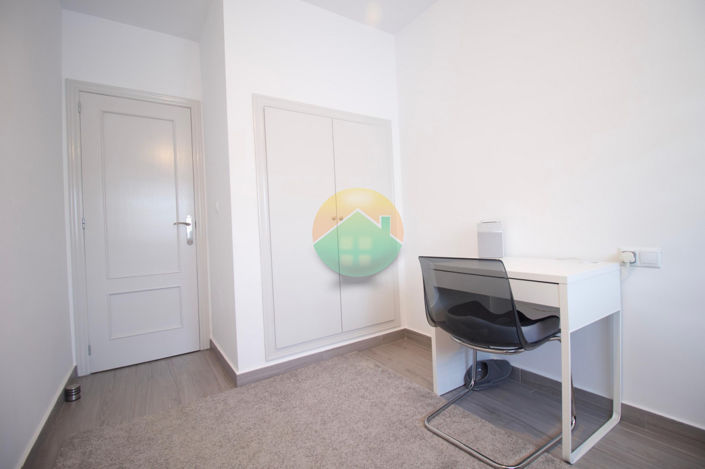 Image No.19-3 Bed Semi-Detached for sale
