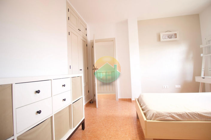 Image No.17-3 Bed Semi-Detached for sale