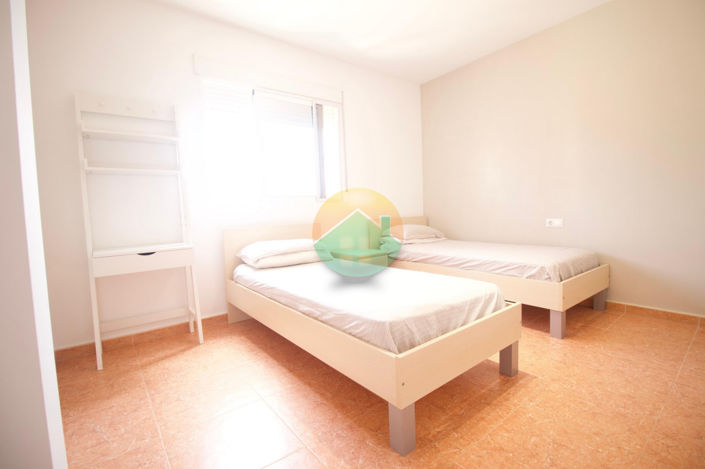 Image No.18-3 Bed Semi-Detached for sale
